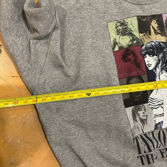 Taylor Swift The Eras Tour Gray Sweatshirt - Picture 5 of 6